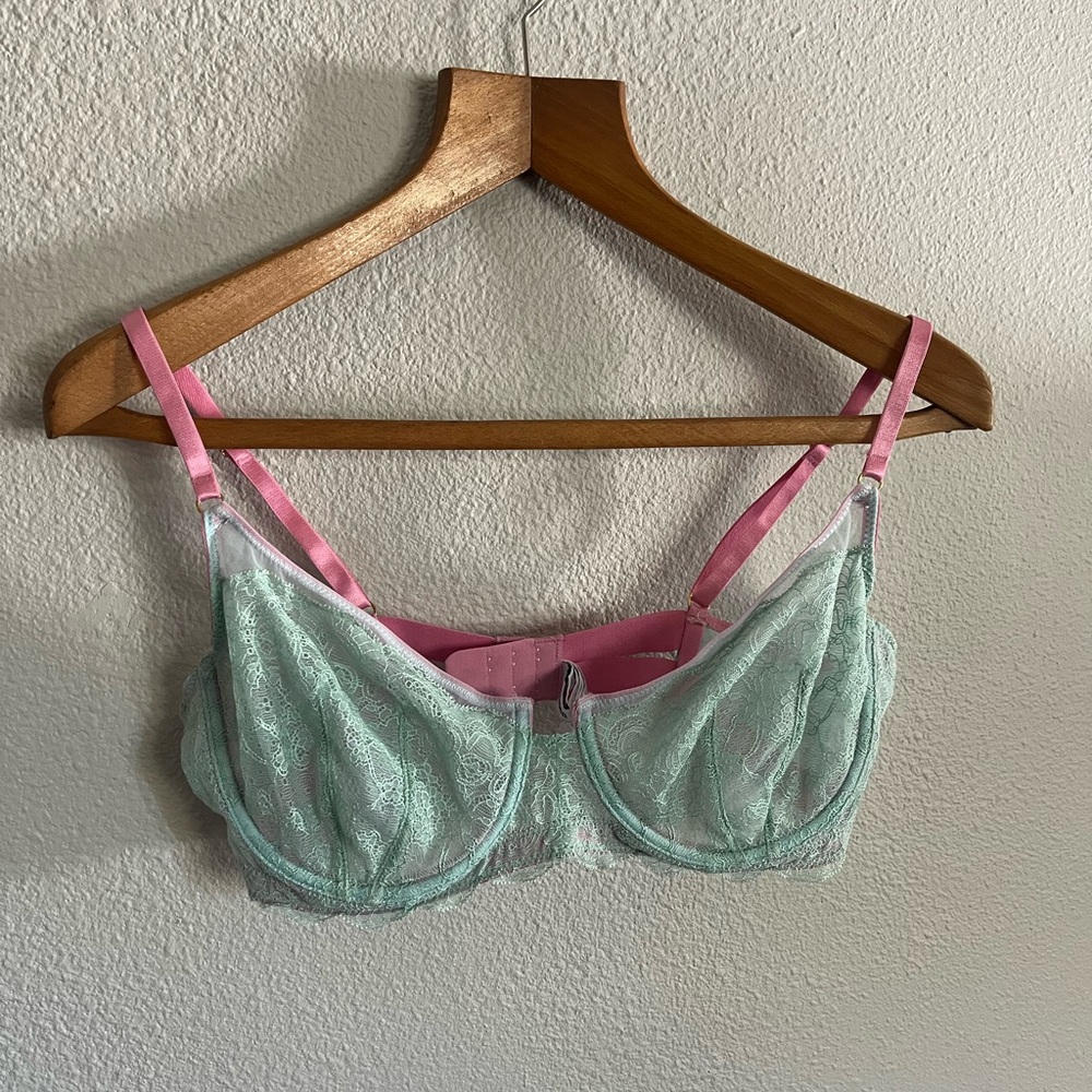 DORA LARSEN Rosie Lace And Tulle Underwired Bra In Turquoise and Pink 38C